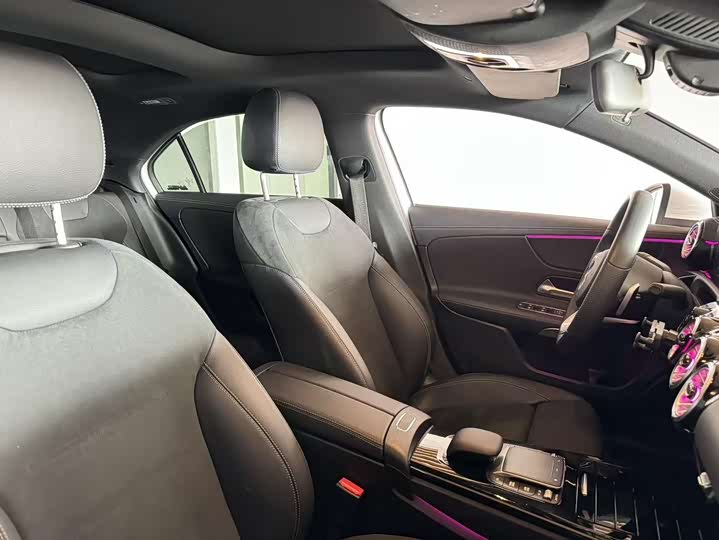 Фото 11 - Mercedes-Benz A-Class