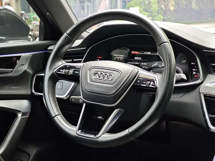 Фото 11 - Audi A6L