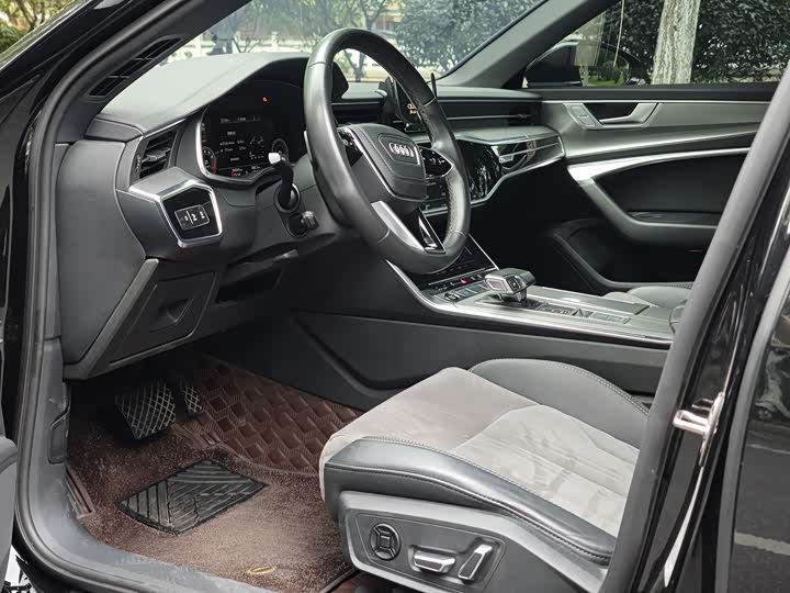 Фото 3 - Audi A6L