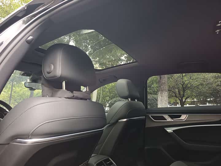 Фото 9 - Audi A6L