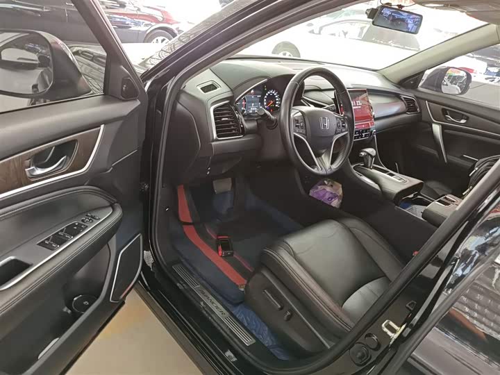 Фото 16 - Honda Avancier