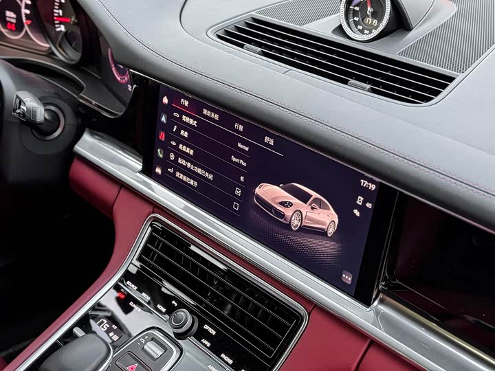 Фото 13 - Porsche Panamera