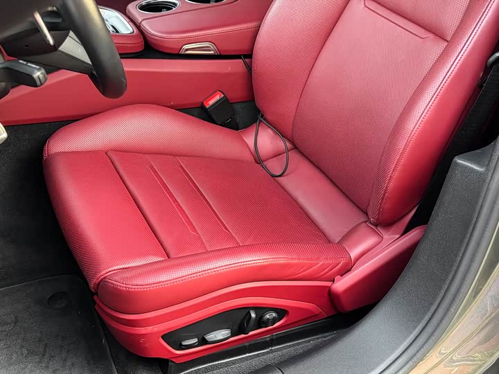 Фото 14 - Porsche Panamera