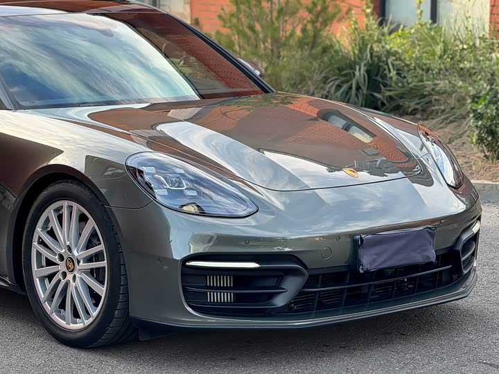 Фото 16 - Porsche Panamera