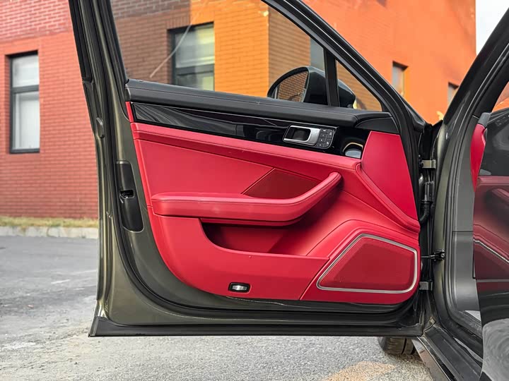 Фото 5 - Porsche Panamera