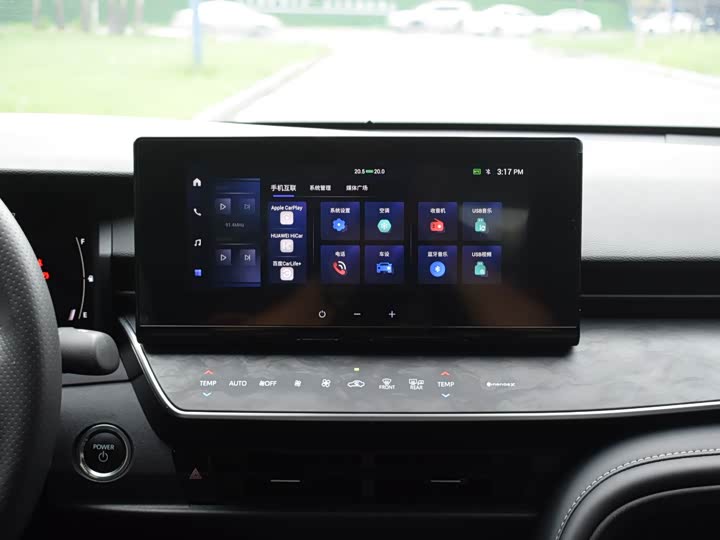 Фото 18 - Toyota Camry