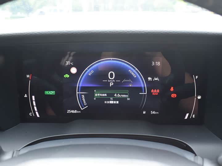 Фото 20 - Toyota Camry