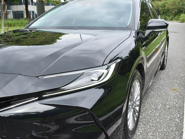 Фото 9 - Toyota Camry