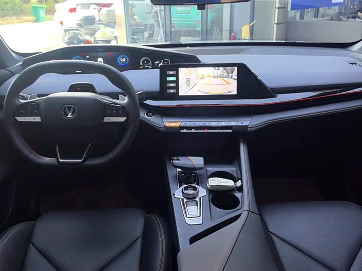 Фото 12 - Changan UNI-V