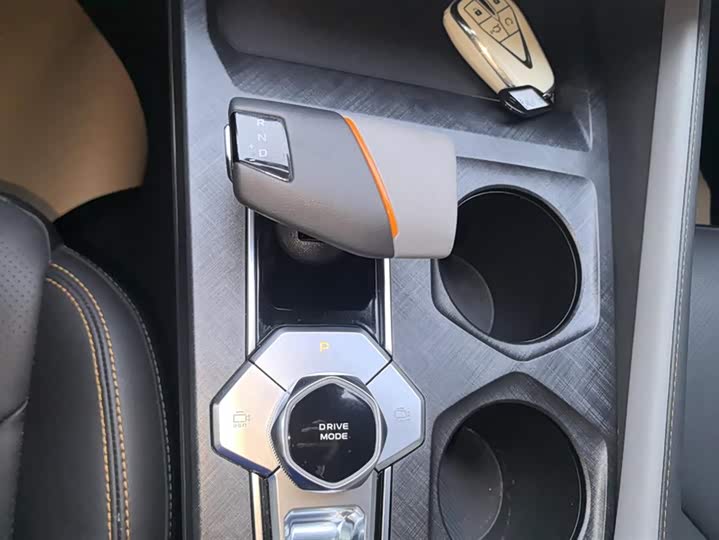 Фото 16 - Changan UNI-V