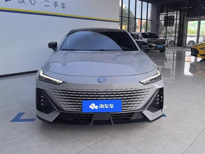 Фото 2 - Changan UNI-V