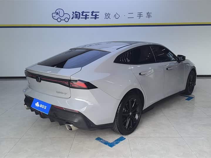 Фото 3 - Changan UNI-V