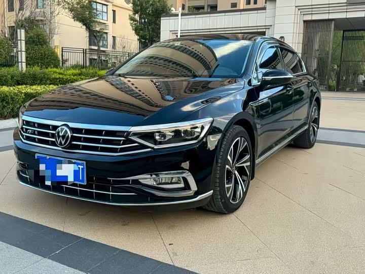 Фото 2 - Volkswagen Magotan