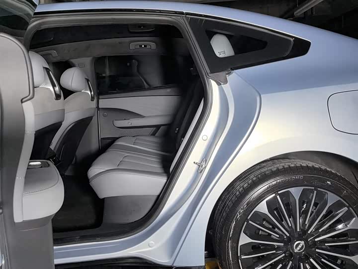 Фото 15 - Nissan N7