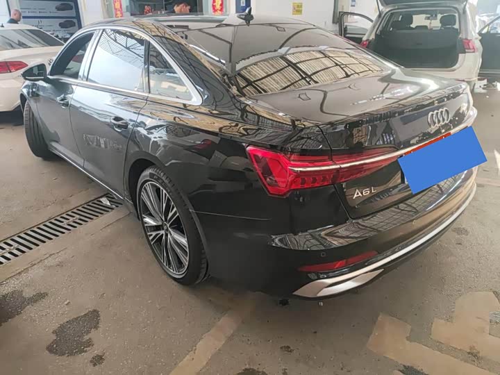 Фото 6 - Audi A6L