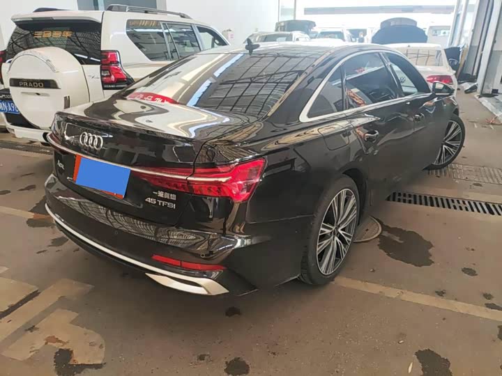 Фото 9 - Audi A6L