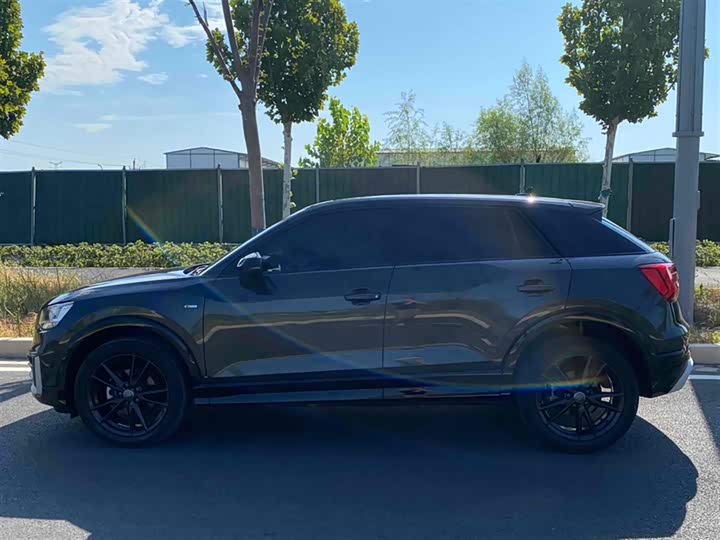 Фото 8 - Audi Q2L