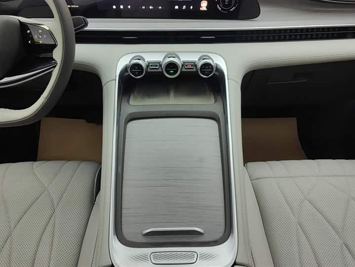 Фото 16 - Exeed RX C-DM Hybrid