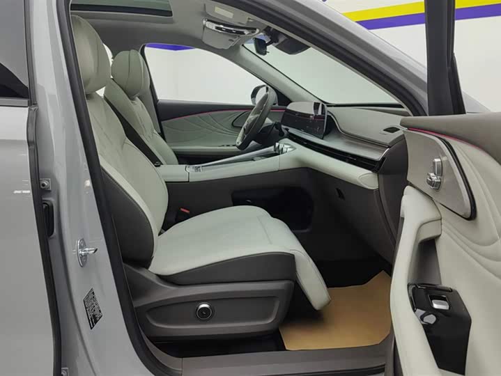 Фото 8 - Exeed RX C-DM Hybrid