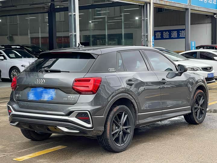 Фото 7 - Audi Q2L