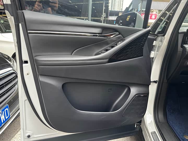 Фото 12 - GAC Trumpchi E9