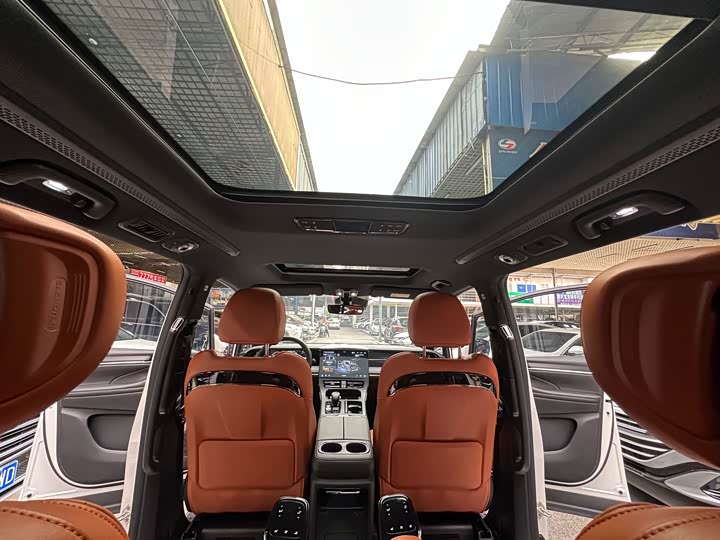 Фото 22 - GAC Trumpchi E9