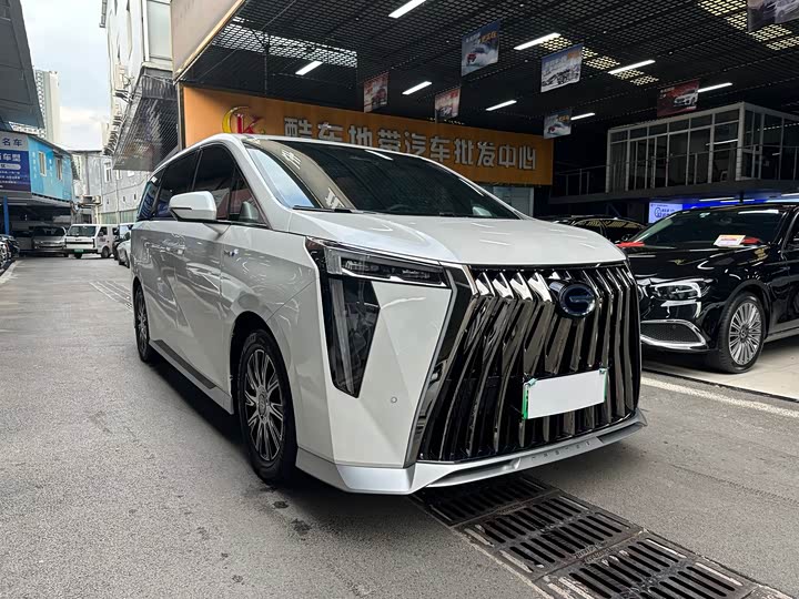 Фото 3 - GAC Trumpchi E9