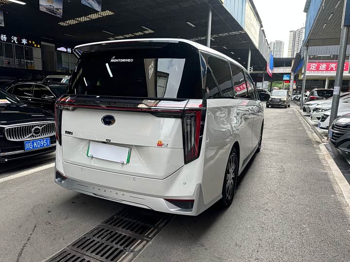 Фото 5 - GAC Trumpchi E9
