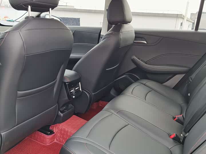 Фото 10 - Roewe i5