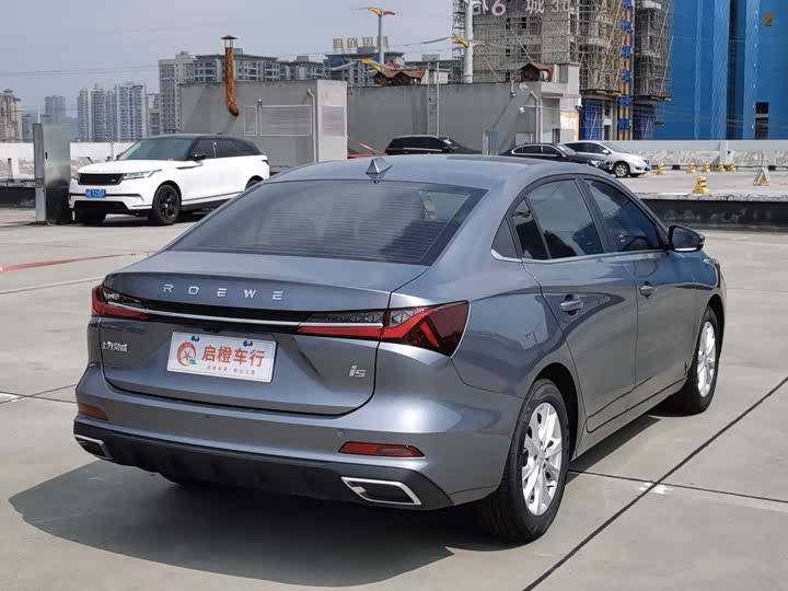 Фото 15 - Roewe i5