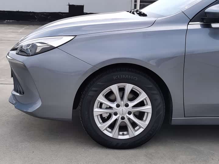 Фото 4 - Roewe i5