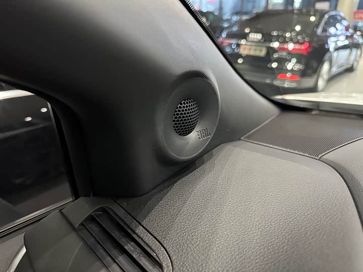 Фото 15 - Toyota Granvia