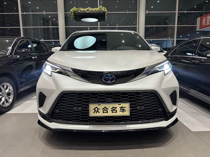 Фото 2 - Toyota Granvia