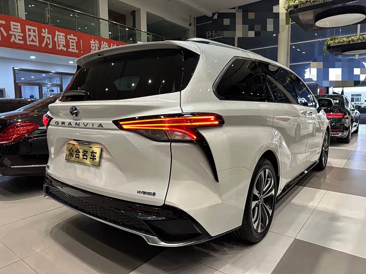 Фото 6 - Toyota Granvia