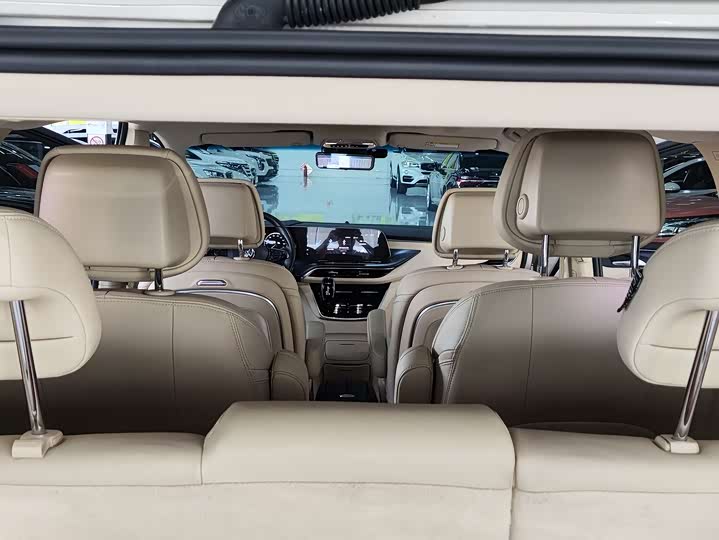 Фото 11 - Buick GL8 ES