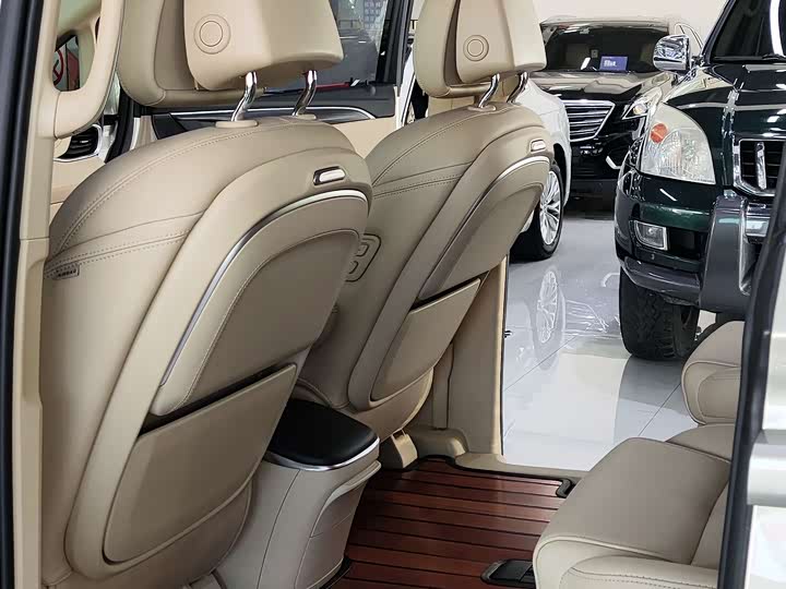 Фото 9 - Buick GL8 ES