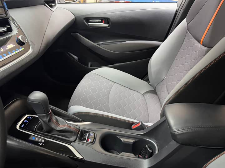 Фото 13 - Toyota Corolla