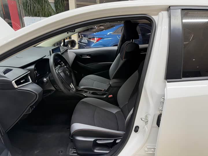 Фото 16 - Toyota Corolla