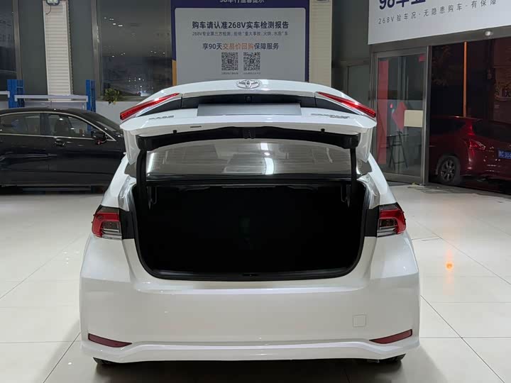 Фото 23 - Toyota Corolla