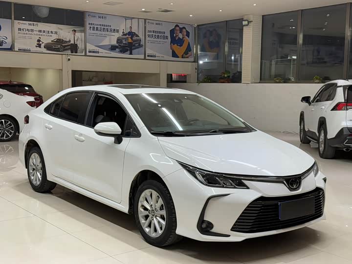 Фото 3 - Toyota Corolla