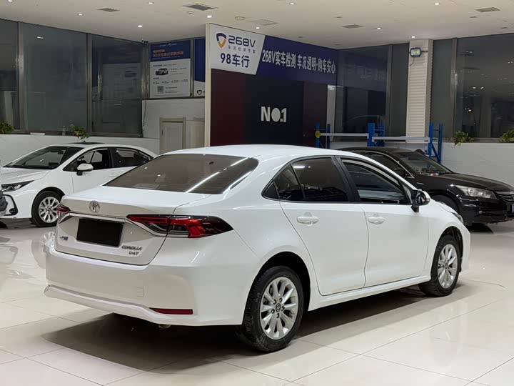 Фото 4 - Toyota Corolla