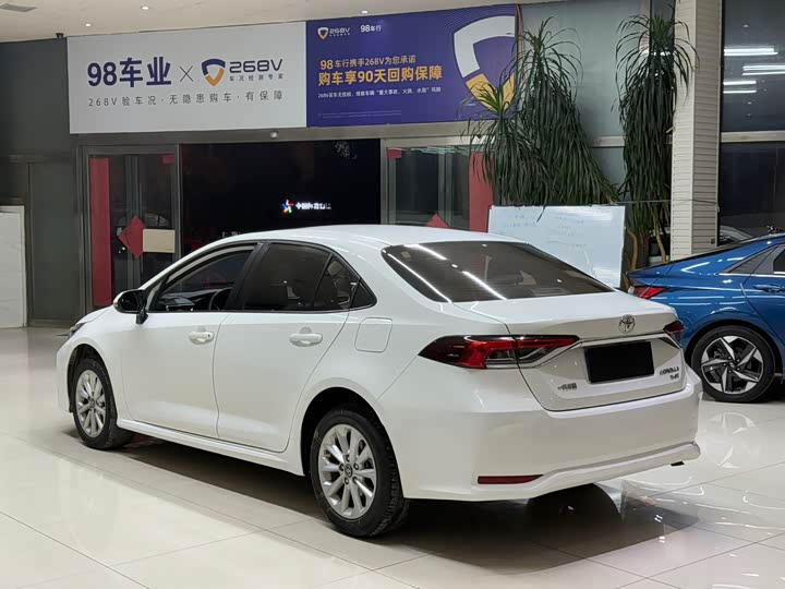 Фото 6 - Toyota Corolla