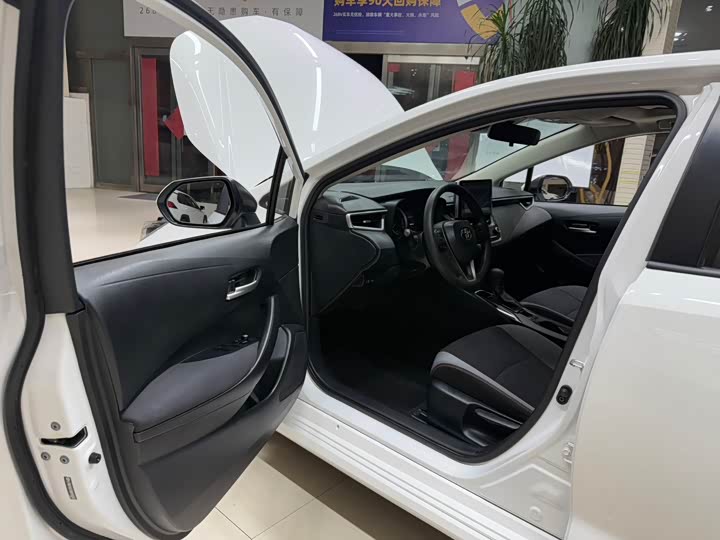 Фото 8 - Toyota Corolla