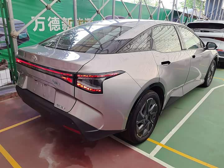 Фото 7 - Toyota bZ3