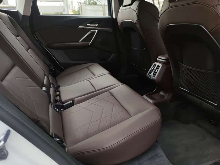 Фото 10 - BMW X1