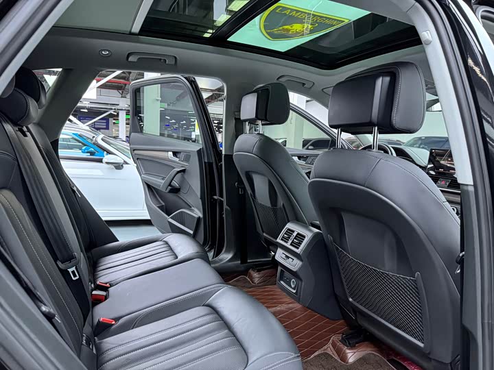 Фото 15 - Audi Q5L