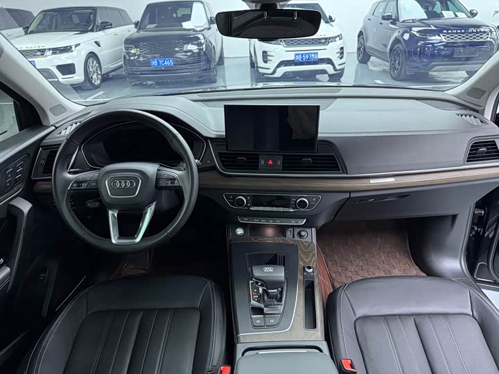 Фото 16 - Audi Q5L