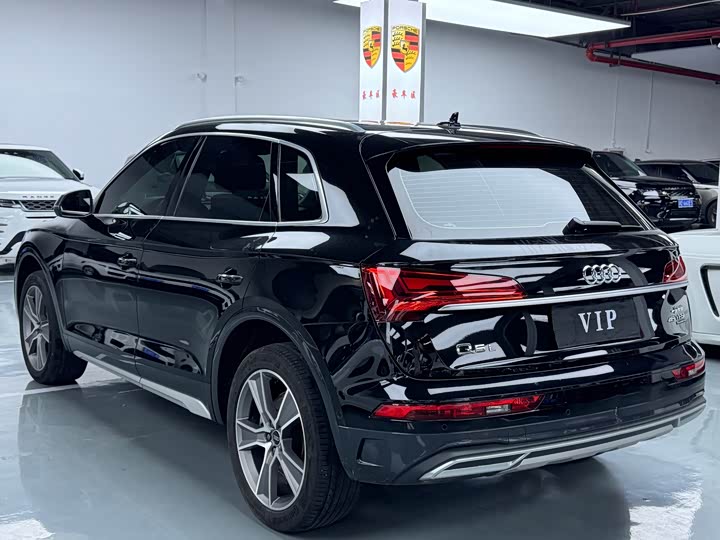 Фото 19 - Audi Q5L