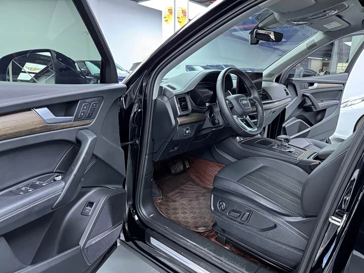 Фото 5 - Audi Q5L