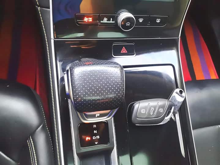 Фото 16 - Roewe i6 Max